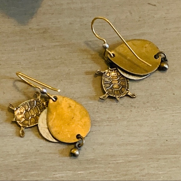 Mixed tone earrings from Hawaii, sea turtle - Picture 5 of 6